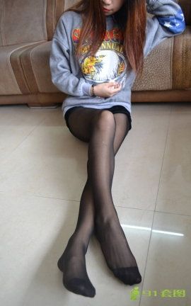 高校妹子丝足写真-黑色zzm_丽丝库