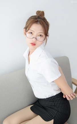 森萝财团 JKFUN-046 OL一定要搭配眼镜 50D肉丝_丽丝库