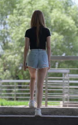 精选街拍作品 NO.1330 一始街拍作品 蓝色牛仔热裤女孩 part3_丽丝库