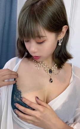 奈汐酱 13号自拍本 小贵妇日常#1[694X1504][2分1秒]_丽丝库