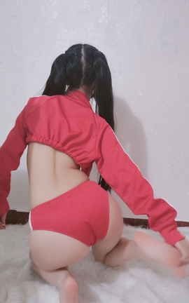 沈娇娇(甜美小娇妻)-七红色运动服_丽丝库
