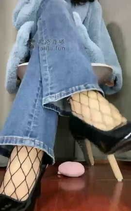 套路直播-绘子-高跟网袜牛仔裤[544X960][2小时1分24秒]_丽丝库