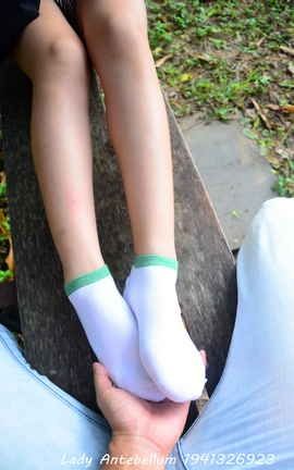 站前女神 恋足美腿棉袜女神级摄影套图 044_丽丝库