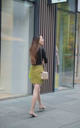 精选街拍作品 NO.0855 摄神街拍作品 偶遇美腿肉丝小姐姐 part1_丽丝库