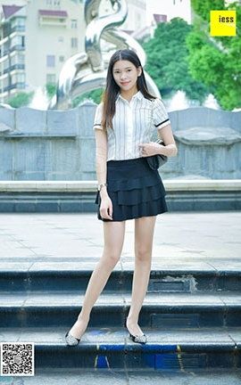 异思趣向IESS美足写真 丝享家169 七七《坐在石凳上的美女》
