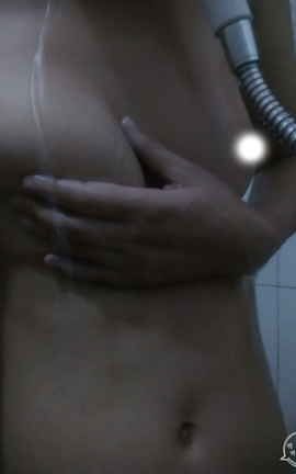 大三妹子青樱 洗澡_丽丝库