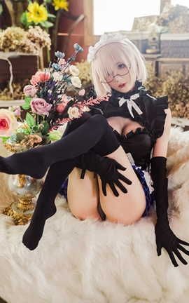 西园寺南歌 玛修女仆