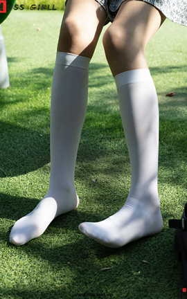 慕丝女郎MussGirl NO.098 公园碎花裙过膝白丝_丽丝库