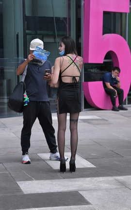 精选街拍作品 NO.1483 黑丝小姐姐_丽丝库