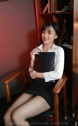 异思趣向IESS 2021.08.24 丝享家 899：秋秋《企划部OL美女》_丽丝库