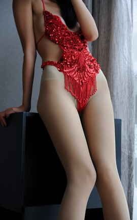 丝间舞 原创个人丝袜摄影 NO.440 红色亮片高叉泳衣透明肉丝