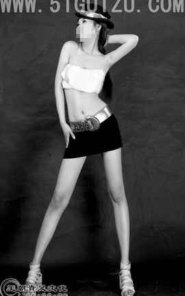 王朝贵足 No.211 sally酷派女郎棚拍系列