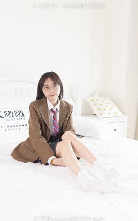 袜啵啵BoBoSocks NO.370 稚予-板鞋、白棉袜、灰色棉船袜_丽丝库