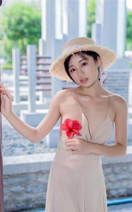 爱露出全站付费资源-转载区  废弃民房里的露出，嘻嘻_丽丝库