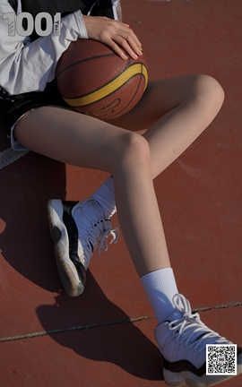 异思趣向IESS 一千零一夜 Vol.095  70模特：草莓《陪女朋友打篮球2》_丽丝库