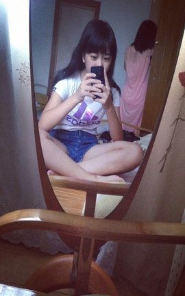 微博紅人萝莉特雷西大尺度收费图包合集-1_丽丝库