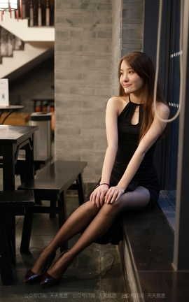 异思趣向IESS 2021.09.29 丝享家 933：婉苹《黑色长裙》_丽丝库