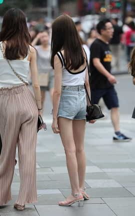 精选街拍作品 NO.0974 辉辉街拍作品 好像杨幂的小姐姐_丽丝库