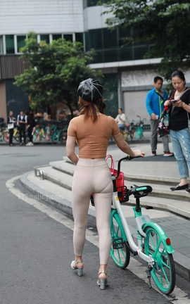 精选街拍作品 NO.0022 高跟紧身丰满美女图集 part2_丽丝库