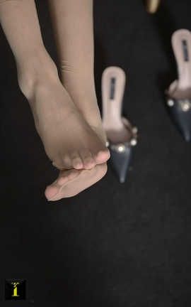 异思趣向IESS 普惠集 No.118 森爷-穿西装的女人_丽丝库