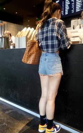 魔镜街拍-视频s210702s7[2160X3840][5分0秒]_丽丝库