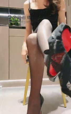 套路直播-禾未禾末-下贱绿奴龟爬进来伺候[540X960 4分1秒]_丽丝库