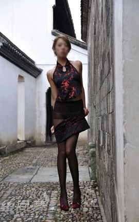 丝间舞 原创个人丝袜摄影 NO.310 华丽古宅内的黑丝袜_丽丝库