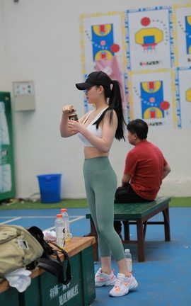 精选街拍作品 NO.0584 浅绿色紧身瑜伽裤美女 part2_丽丝库