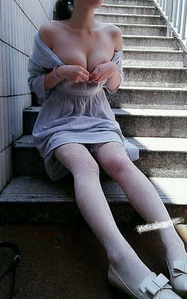 爱露出全站付费资源-转载区  餐厅、商场、街道放飞自我_丽丝库