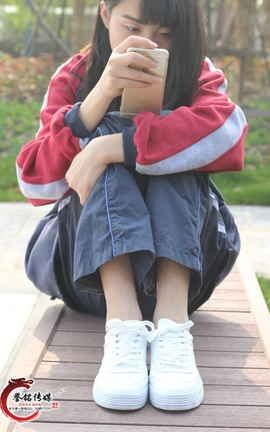 誉铭传媒(中学生棉袜套图)《七十六》_丽丝库