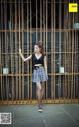 异思趣向IESS美足写真 丝享家128 晶晶《露脐小短裙黑丝》