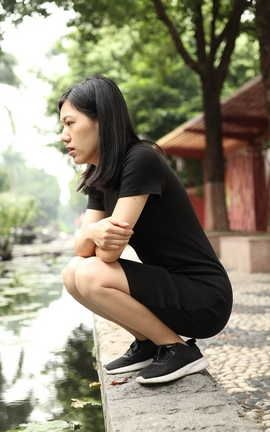 精选街拍作品 NO.0938 小S街拍作品 高跟运动鞋丝袜交互_丽丝库