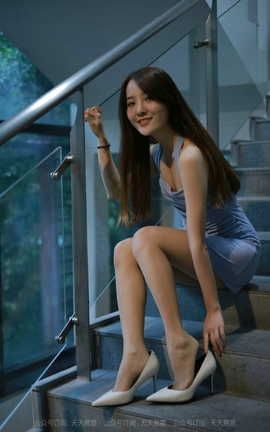异思趣向IESS 2021.09.13 丝享家 917：婉苹《楼梯间的蓝衣美女》_丽丝库