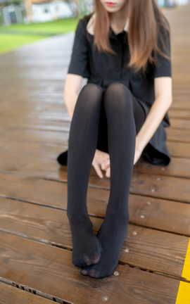 祖木子 户外黑丝长腿_丽丝库