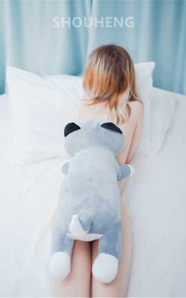 清纯少女玩弄狗狗玩偶_丽丝库