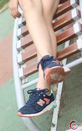 誉铭传媒(中学生棉袜套图)《一百零六》_丽丝库