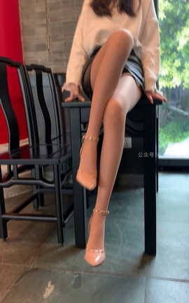 萌甜物语 XM208《皮裙-腿腿》[1080X1920 2分1秒]_丽丝库