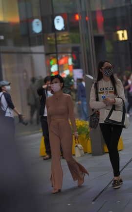 精选街拍作品 NO.1233 身材超绝的美少妇套图 part1_丽丝库