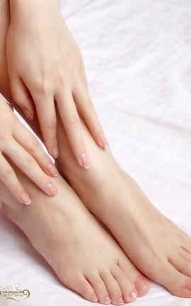 原味妖妖原创丝袜美腿套图-妖颜惑众-裸足大片_丽丝库