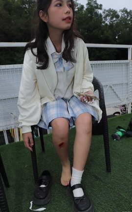 Pary摄影 NO.025 朱朱桌子上秀脚_丽丝库