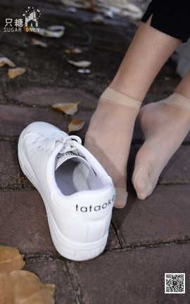 只糖棉袜 VOL.037 嘉琪  秋叶里的小白鞋_丽丝库