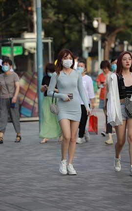 精选街拍作品 NO.0915 四九城嘎子街拍作品 性感包臀裙美腿小姐姐_丽丝库