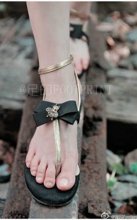 足控福利-微博上的那些美足小姐姐 160_丽丝库