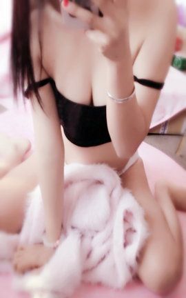 福利在线大图 饲育系少女-黑色吊带