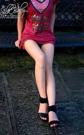 丝宝SilkBaby大尺度丝袜写真 VIP套图No.131 手足情未了