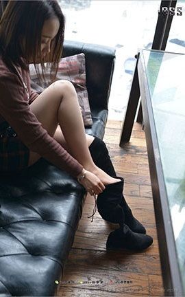 异思趣向IESS美足写真 丝足便当190 《过膝长靴-王的诱惑1》馨月_丽丝库