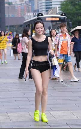 爱露出全站付费资源-转载区  最爱露臀热裤十四_丽丝库