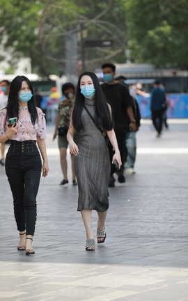 精选街拍作品 NO.0803 四九城嘎子街拍作品 性感包臀裙美妇_丽丝库