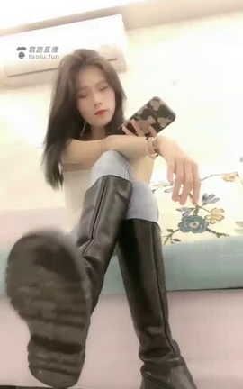 套路直播-希希子-红绿灯 榨精 长靴帆布鞋无底线羞辱[544X960][1小时29分35秒]_丽丝库