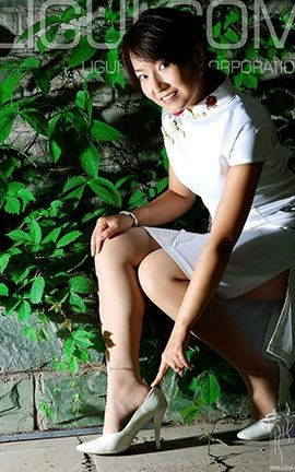 丽柜LiGui写真 2007.07.16 英子 典雅的白旗袍_丽丝库